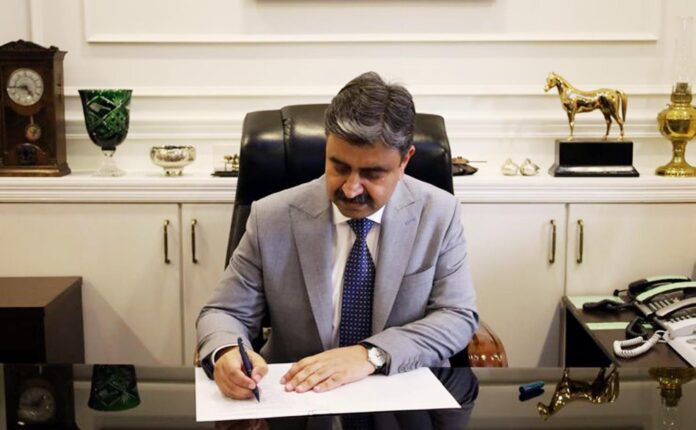Lt General (R) Muhammad Ali assumes charge of Secretary Defence