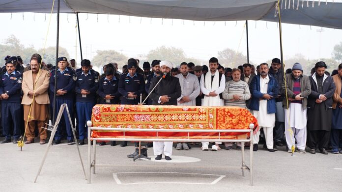 Funeral prayer of inspector Ashiq Khan offered at Police Lines HQ