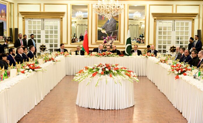 PM hosts banquet in President Lukashenko’s honour 