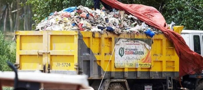 The smell of negligence: CDA’s garbage trucks turn Expressway commute into a nightmare