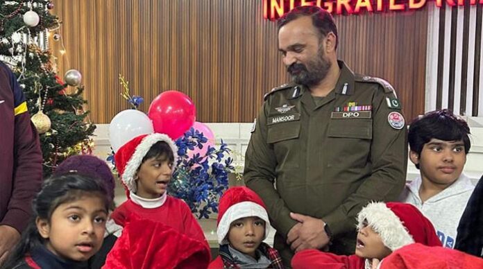 ADC pays visits to churches on Christmas; inspects arrangements
