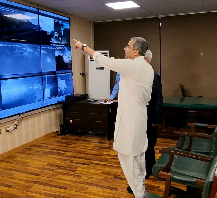Mohsin Naqvi visits Ministry’s Control Room