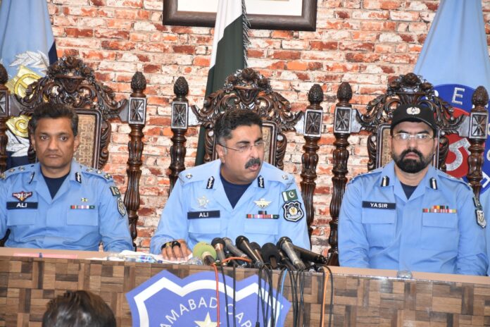 31 policemen injured, one died, 878 miscreants arrested during PTI protest; says IG Islamabad