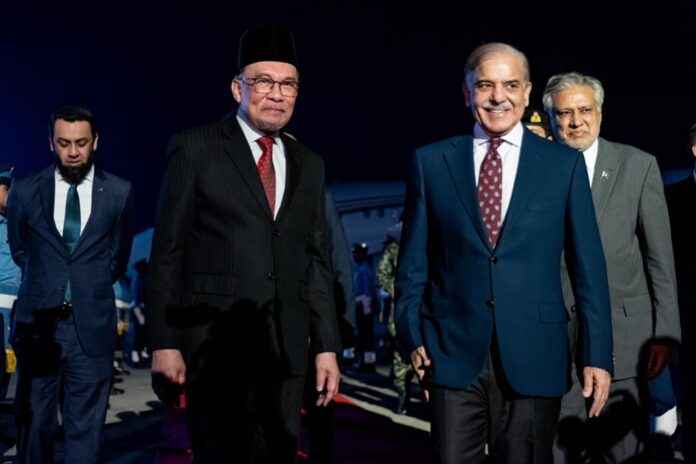 Pakistan, Malaysia PMs eye enhanced cooperation ahead of talks today