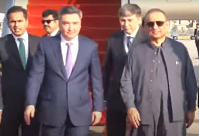 Kazak PM arrives to attend 23rd SCO Summit