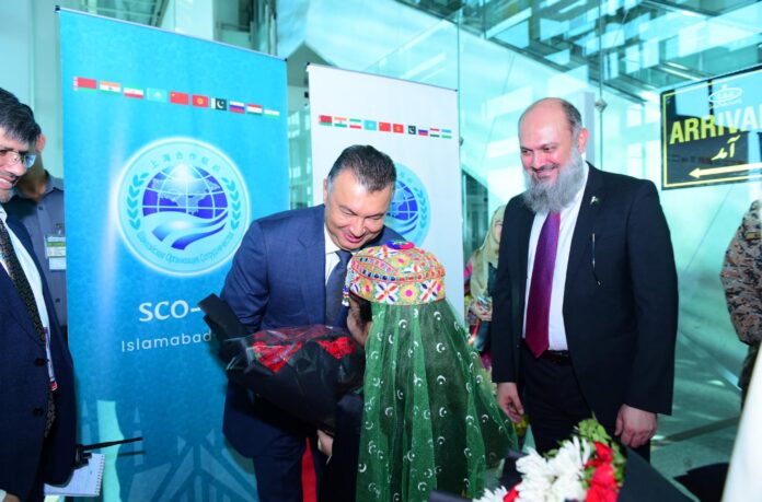Tajik PM arrives to attend 23rd SCO Summit