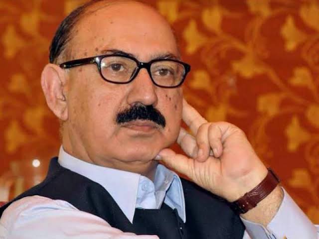 Discussion being made with political party leader for constitutional amendment: Irfan Siddiqui