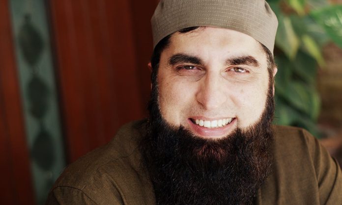 Fans, celebs pay heartfelt tributes to Junaid Jamshed on 8th death anniversary