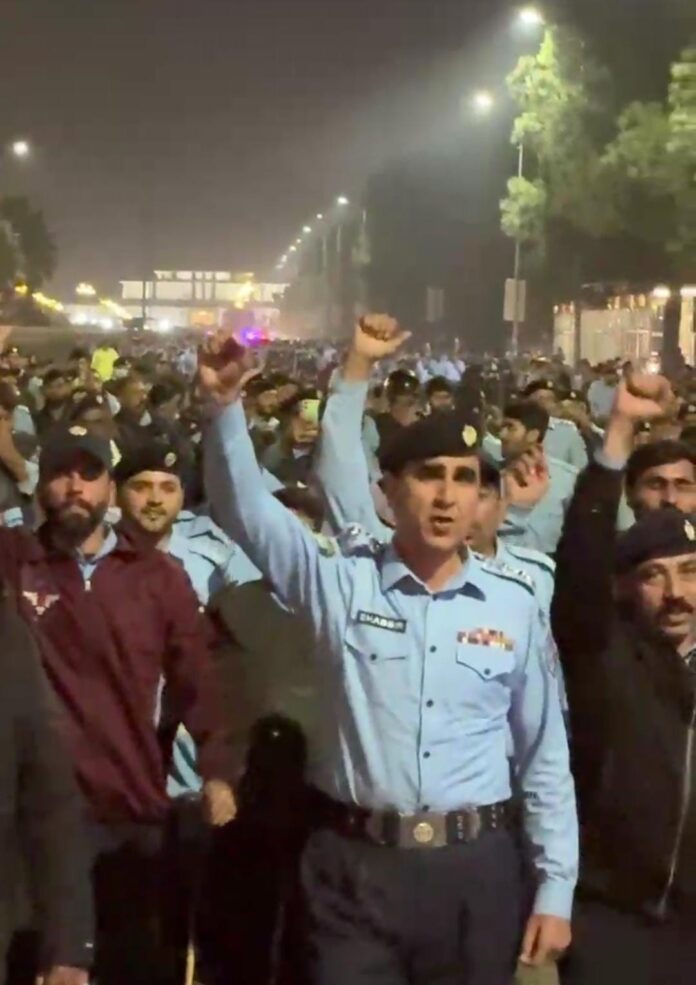 Police organizes walk to strengthen peace, security in Capital