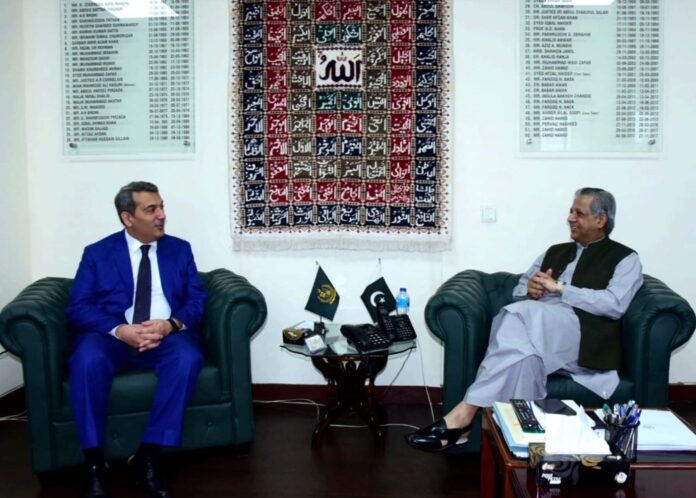 Law minister holds meeting with Azerbaijan envoy