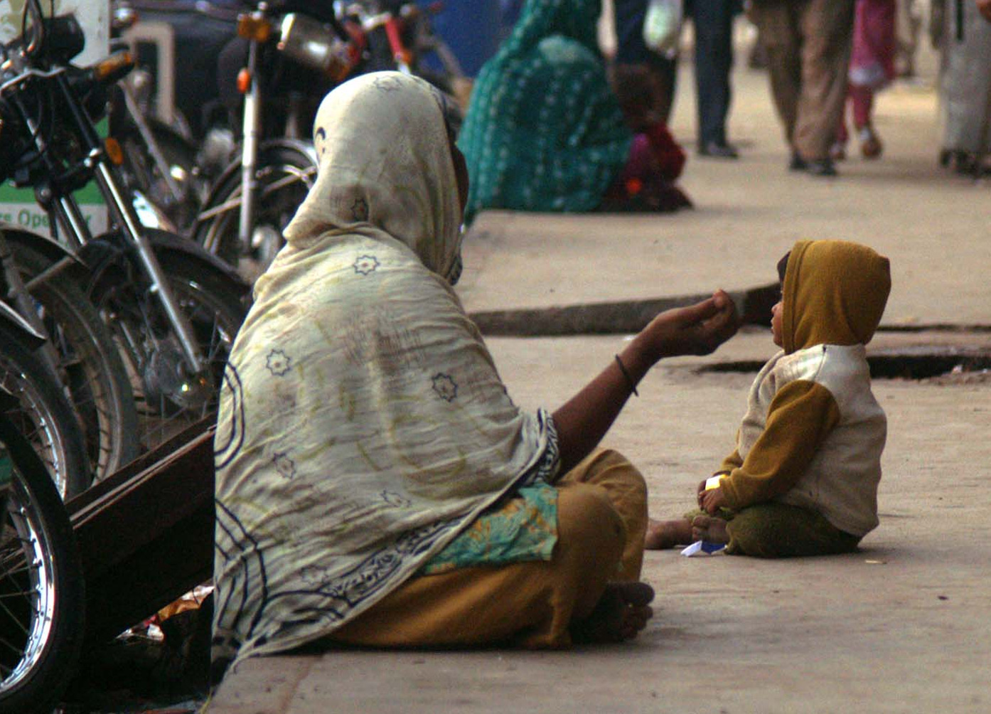 ICT admin arrests over 900 alms-seekers