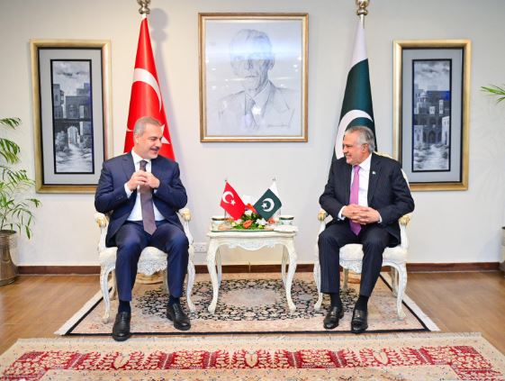 Pakistan, Turkiye resolve to strengthen trade, investment, defence ties