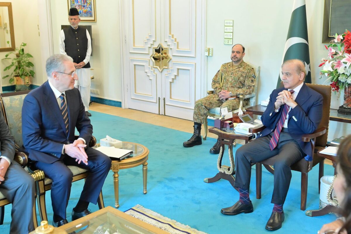 Azeri minister calls on PM Shehbaz