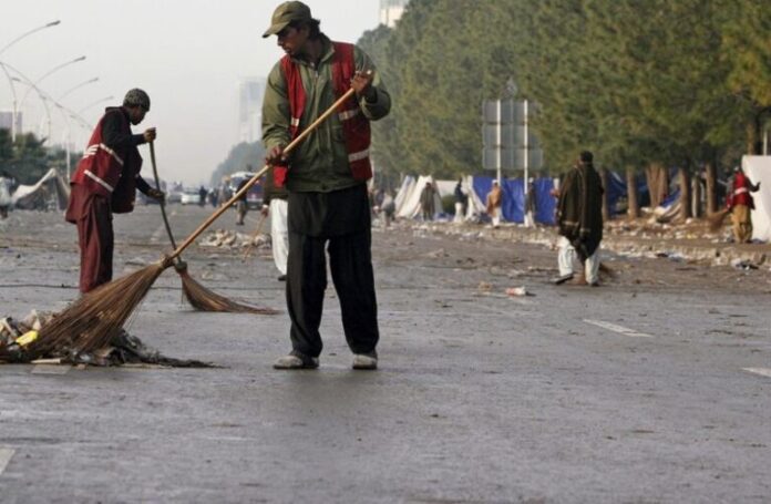 Sheikhupura mobilizes teams to clean, beautify villages, towns