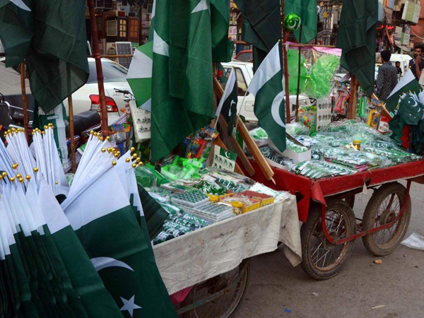 Roadside vendors adding in festive atmosphere as August 14 nears