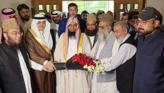 Imam Masjid Al-Nabawi completes 7-day goodwill visit to Pakistan; departs for Madina