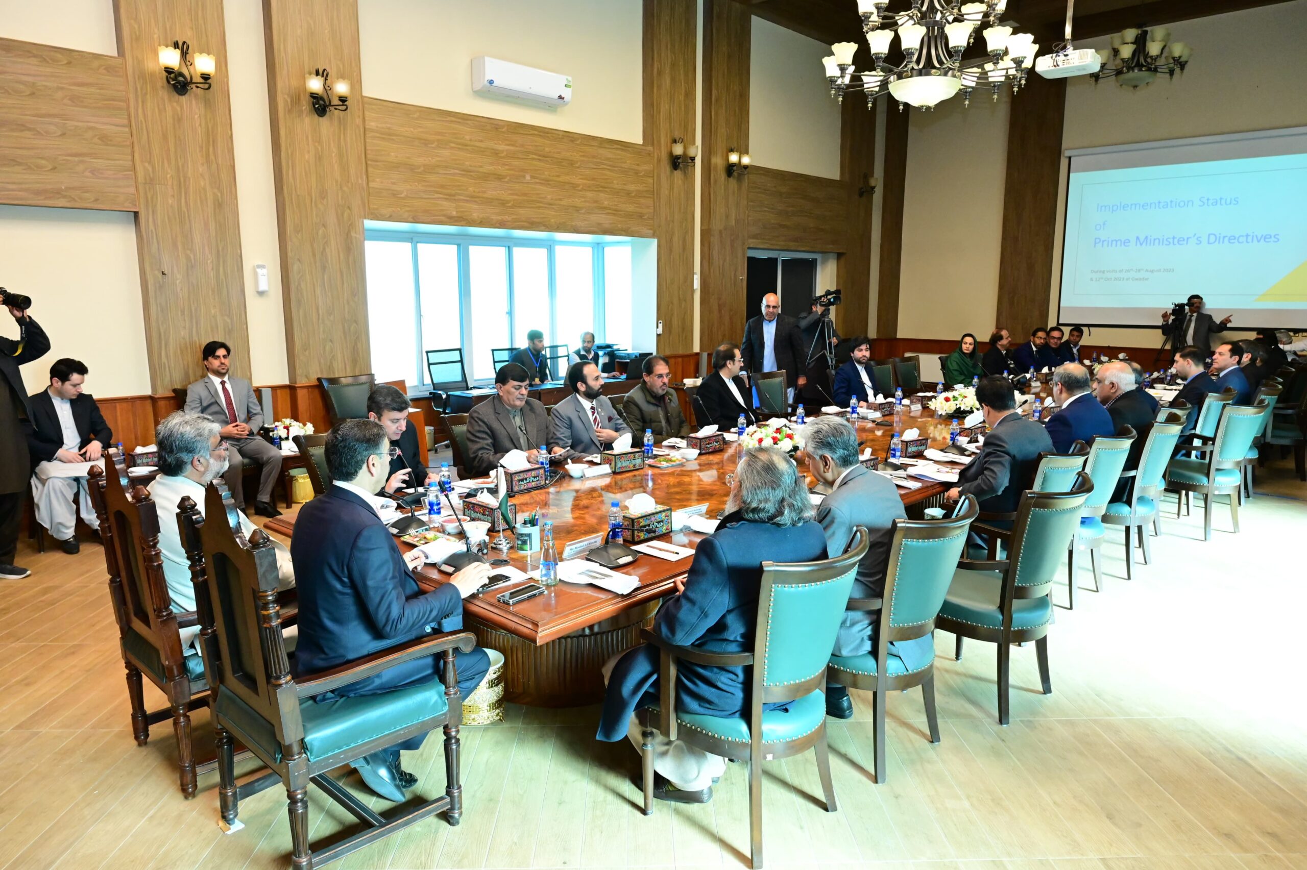 PM directs to accelerate rehabilitation of Balochistan’s flood-hit families, reconstruction of their houses