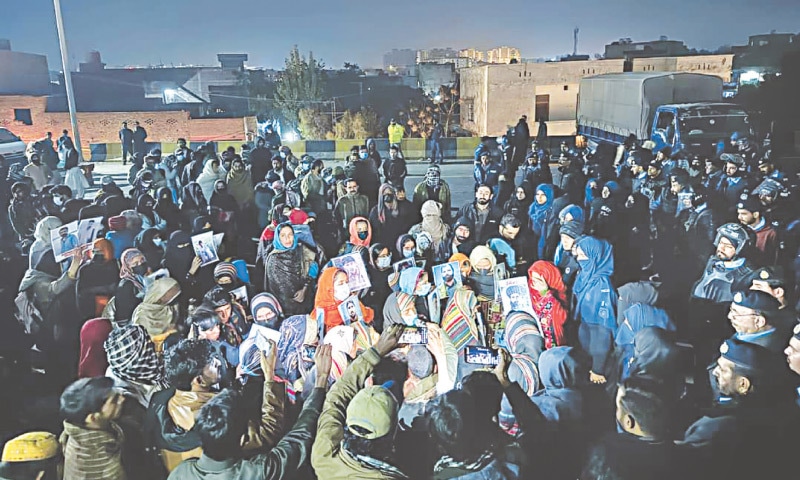 Federal ministers hold talks with Baloch protestors