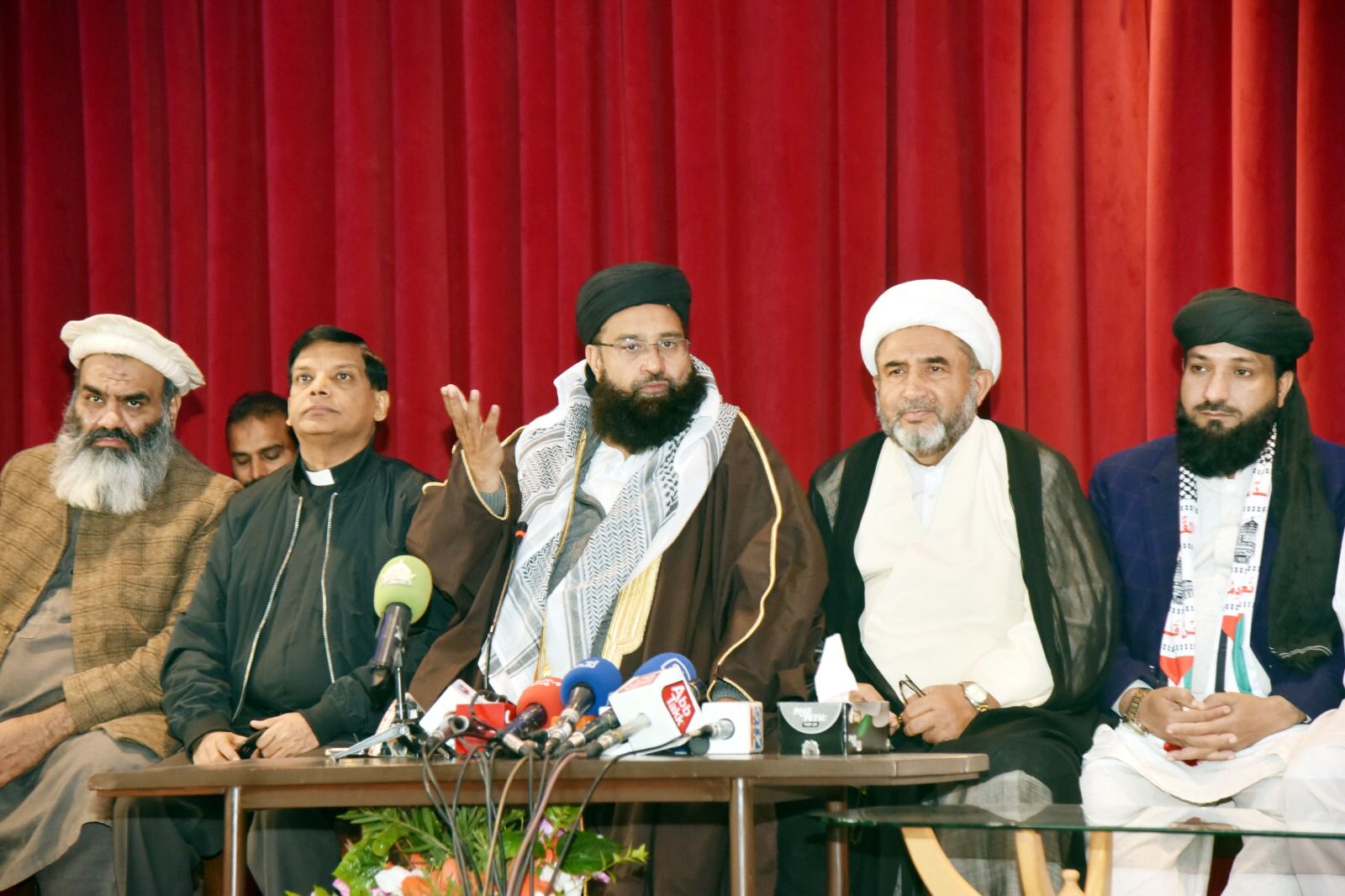 Muslim, Christian leaders condemn Israeli war crimes in Gaza, calls for UN intervention
