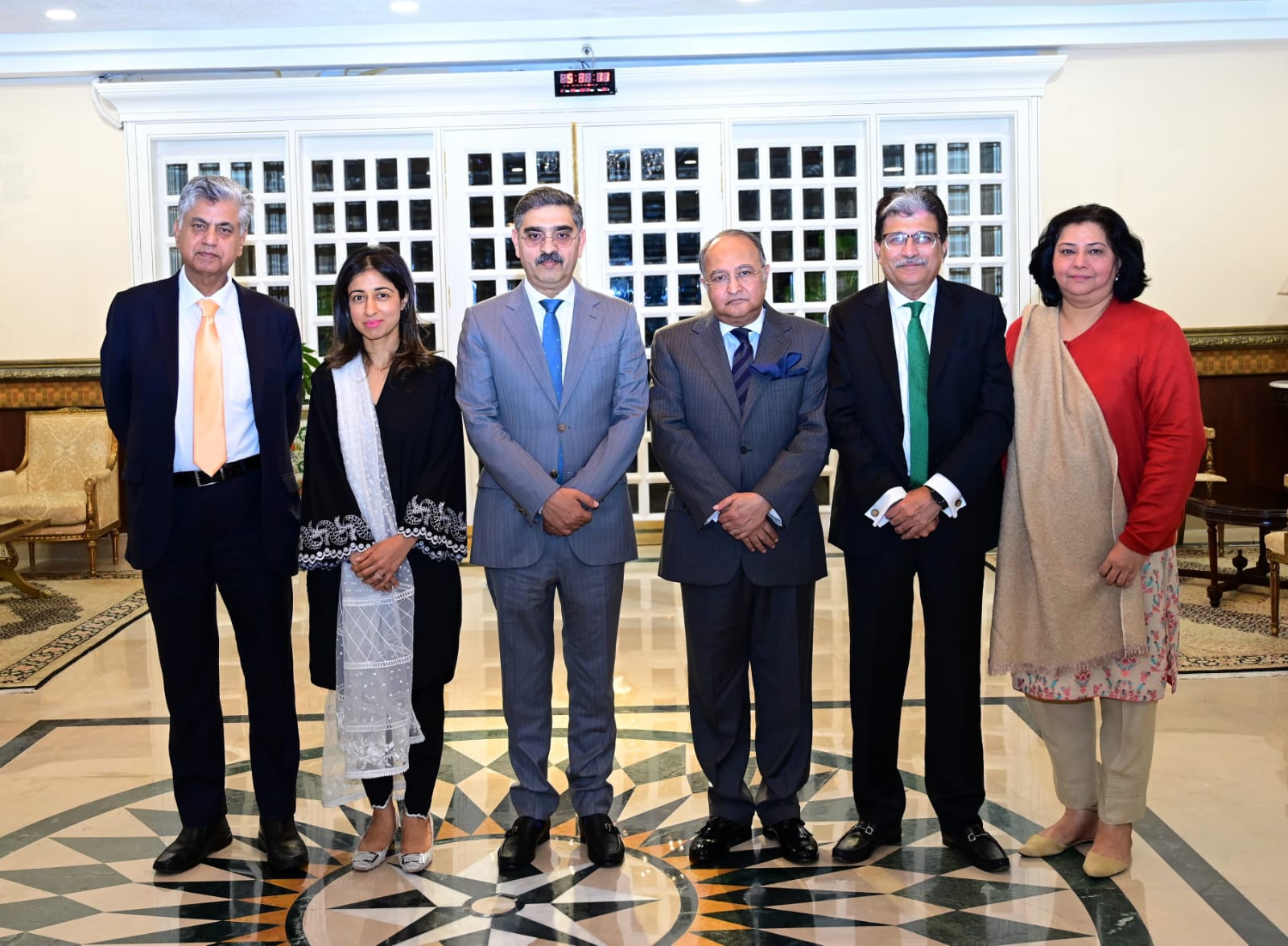 PM stresses media role to highlight outcomes of drive against smuggling, power theft