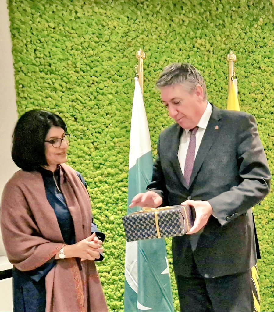 Pakistan envoy to Belgium calls on Minister-President of Flanders region