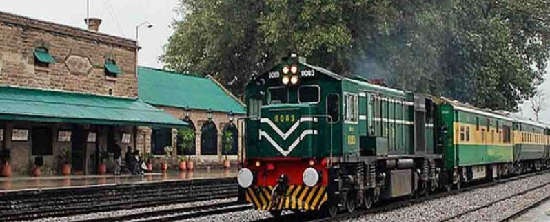 Locals welcome resumption of Sibi-Harnai train service after 17 years
