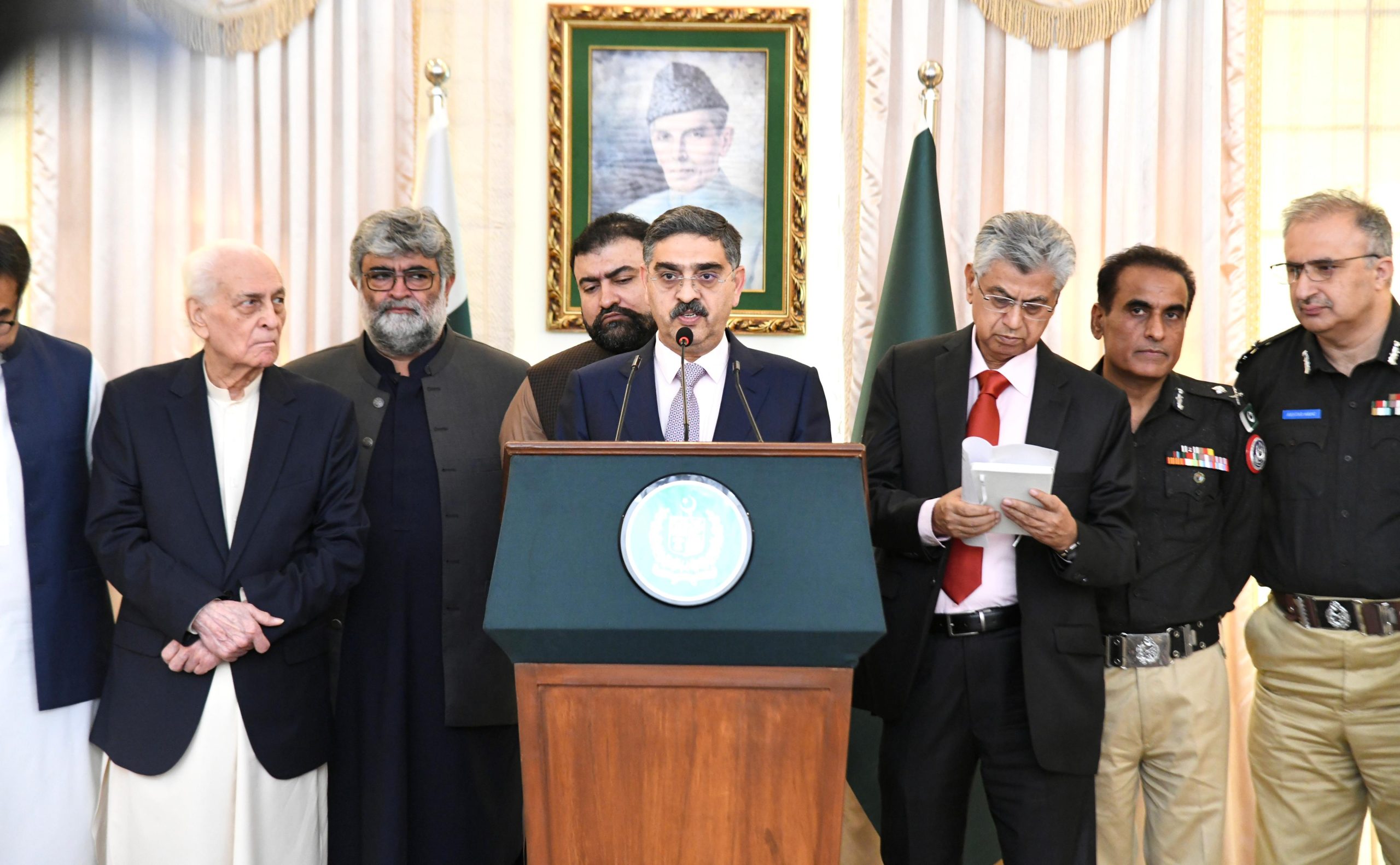 PM warns crackdown on ‘smuggling industry’ as Torkham border reopens after 9 days