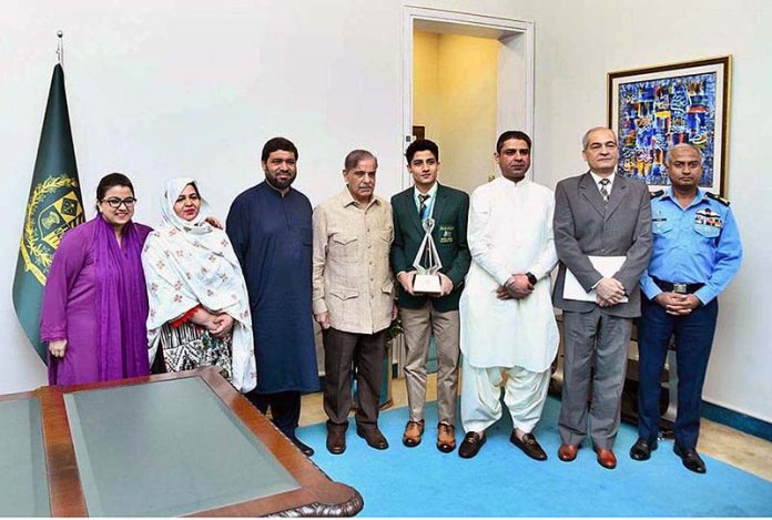 PM lauds Hamza Khan for winning laurels for Pakistan